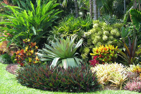 Smilin' Curbs offers both commercial and residential landscaping in the Melbourne, Florida area.